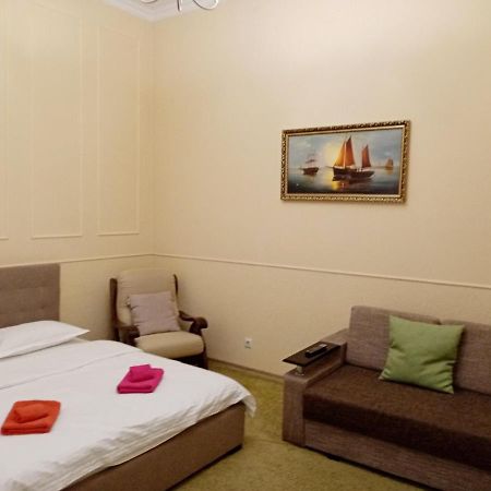 Regrand Apartment On Svobody 22 Lviv Exterior photo